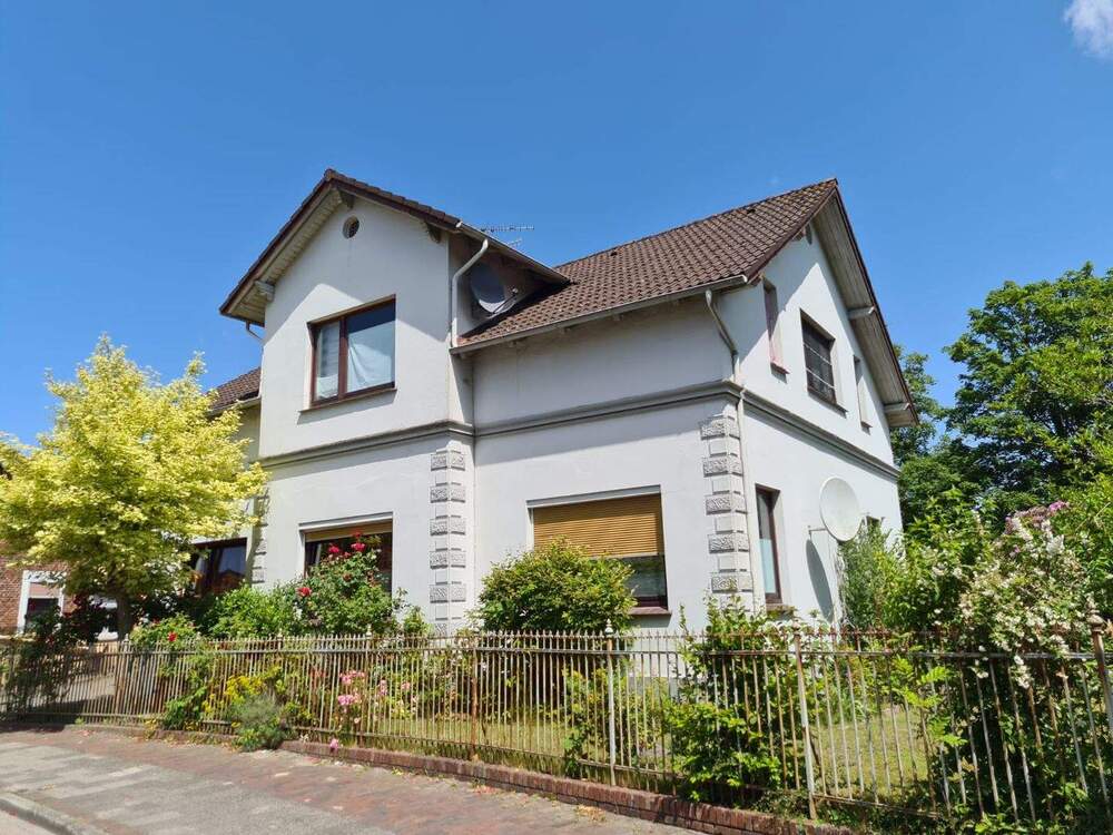 Thumbnail-Vierfamilienhaus mit Garagen auf ca. 1.500 m² in Varel - Stadt