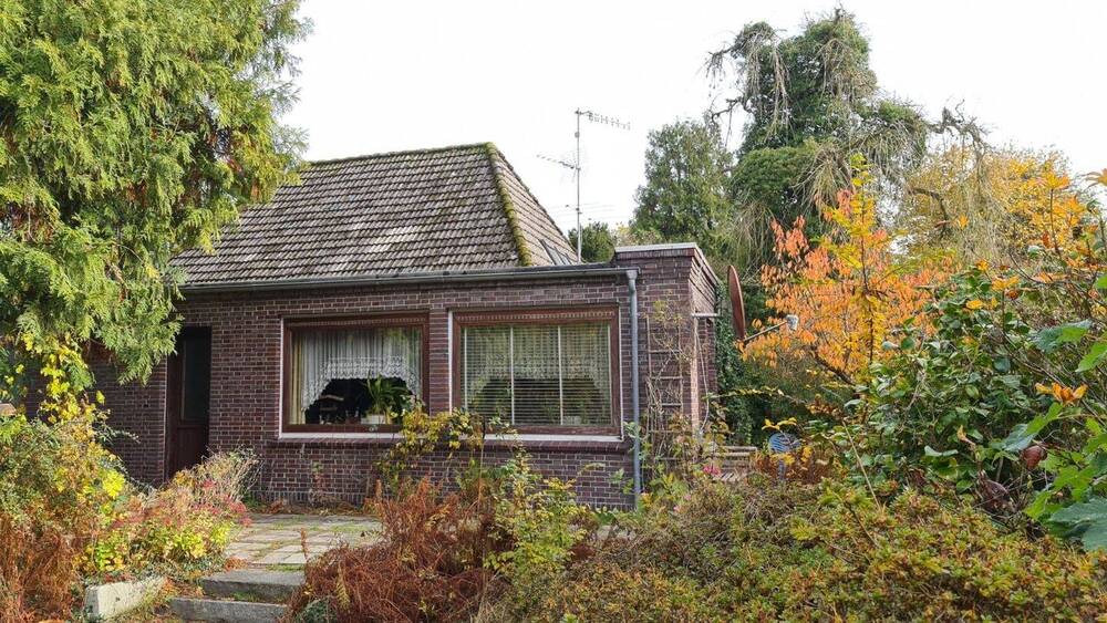 Thumbnail-Sanierungsbedürftiges Wohnhaus auf 1.700 m² in Zetel-Neuenburg