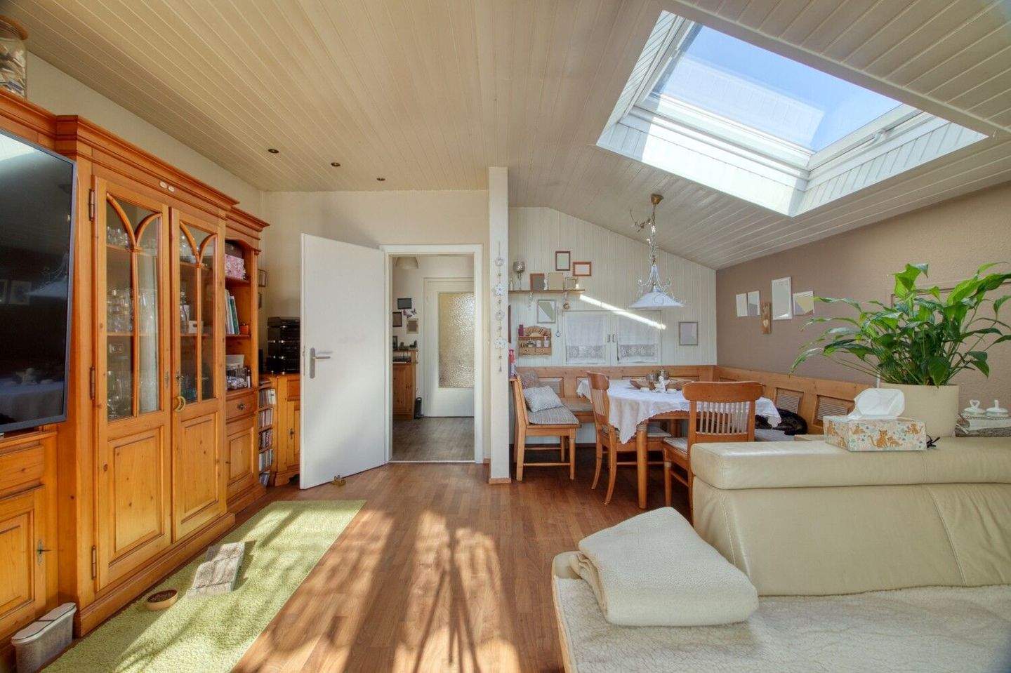 Thumbnail-Naturnah und dennoch zentral - ruhige DG-Wohnung mit Gartenanteil in einem Zweifamilienhaus