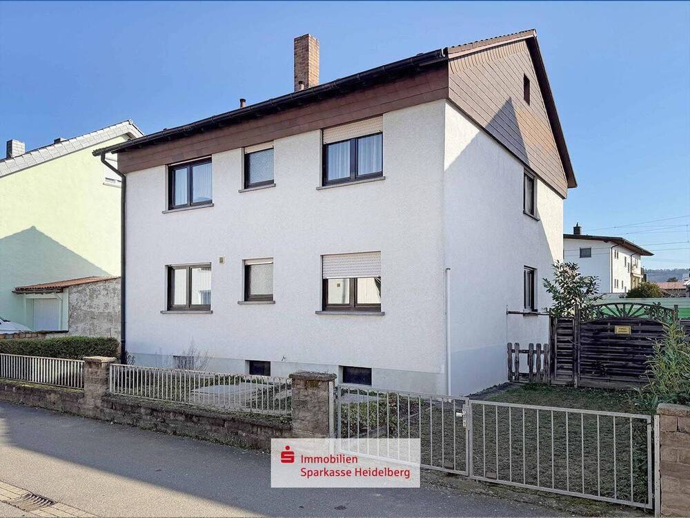 Thumbnail-Freistehendes Zweifamilienhaus mit Garten und Garage in Leimen-St. Ilgen - mit Sanierungsbedarf