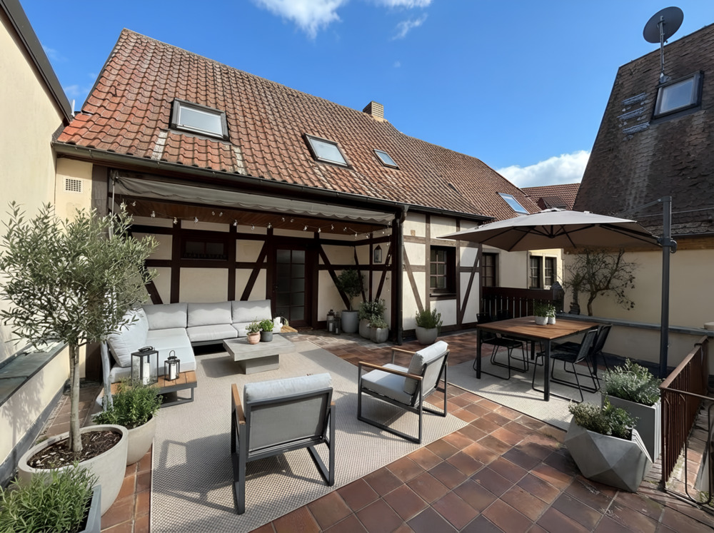 Thumbnail-Wohnen im Herzen von Volkach – stilvolles Stadthaus mit Dachterrasse & Doppelgarage