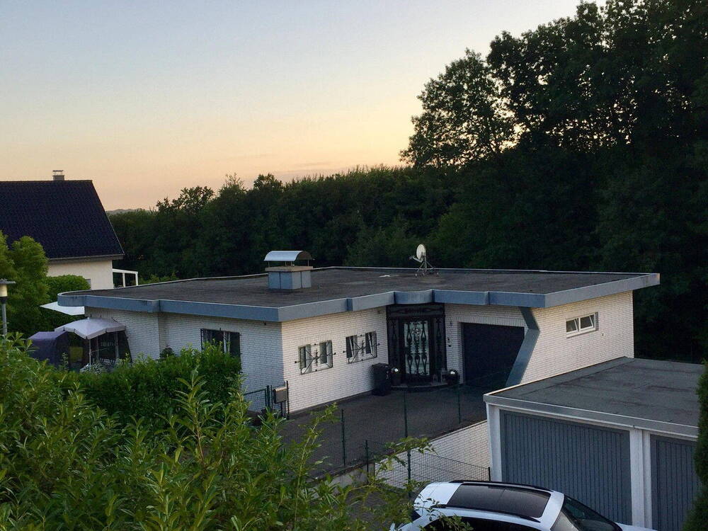 Haus Einfahrt Garagen