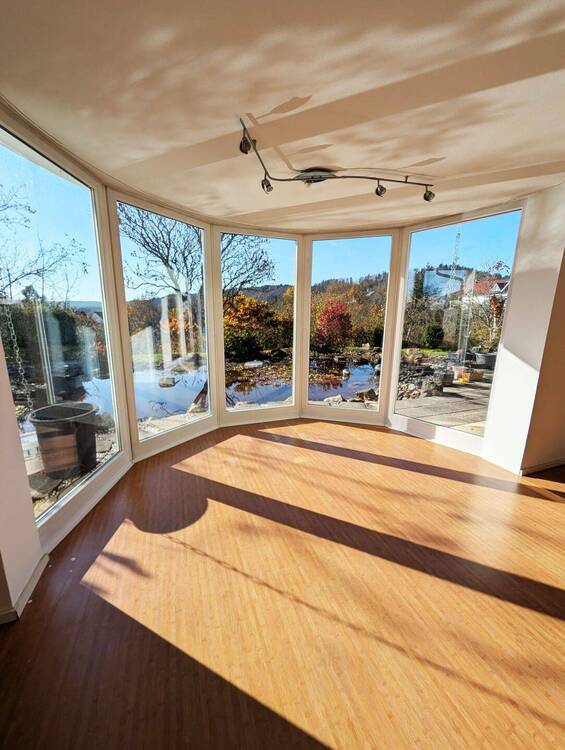 Thumbnail-Wohnen und Arbeiten unter einem Dach - Vielseitiges Einfamilienhaus in Top-Lage von Fridigen an der Donau