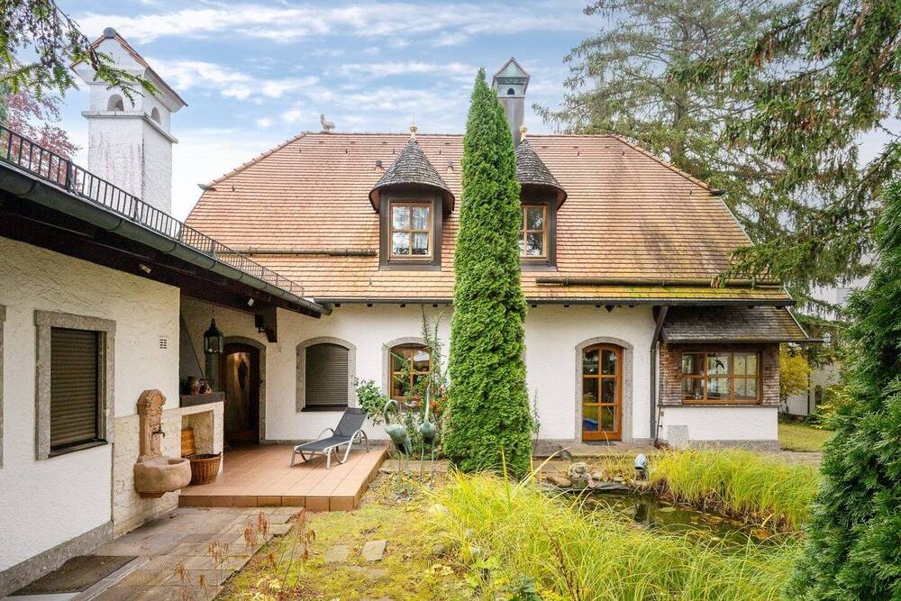 Thumbnail-AIGNER - Großzügiges Einfamilienhaus mit schönem Garten in sehr zentraler Lage in Neufahrn!