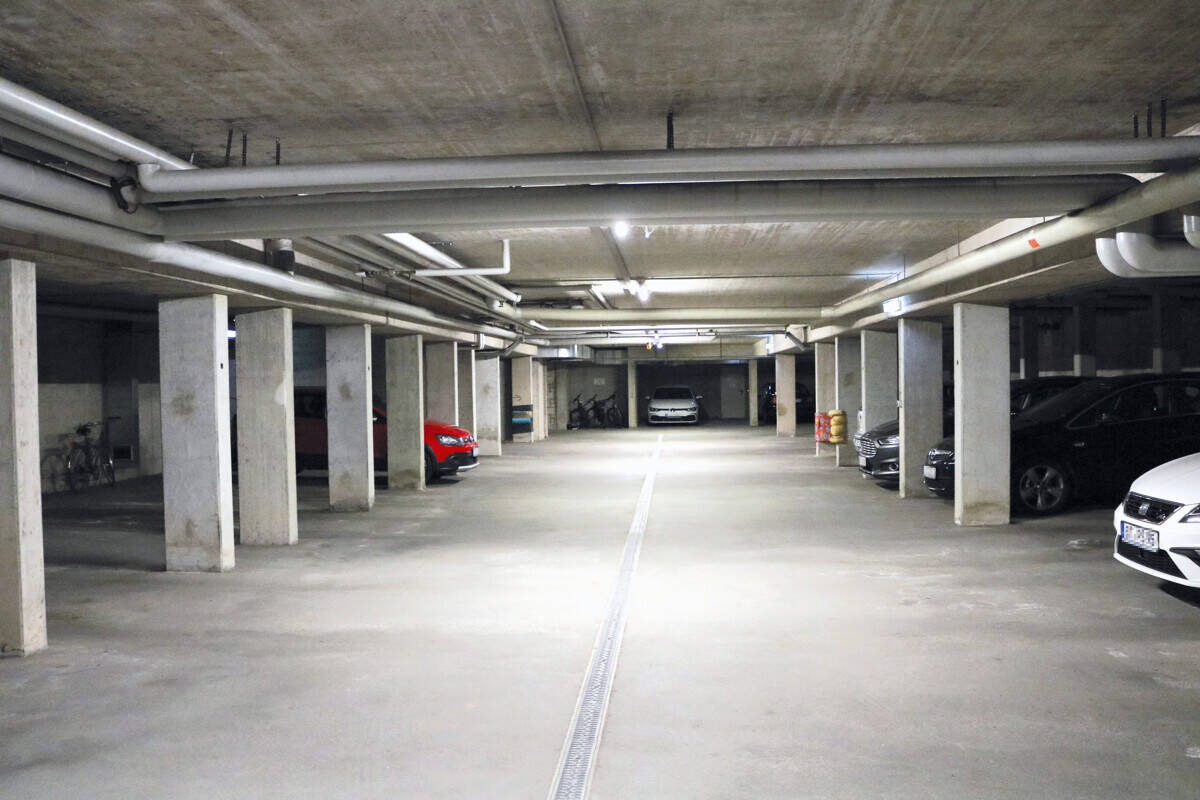Thumbnail-6 Tiefgaragenstellplätze in Bayreuth, am Standort Egerländer Straße 2 - 10 zu erwerben.