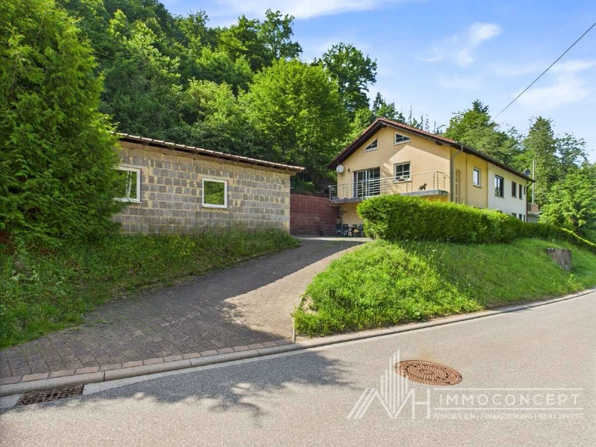 Thumbnail-Zweifamilienhaus| ca. 215 m² Wohnfläche | ca. 3.500 m² Grundstück | Anbau von 2002 | 2 Garagen