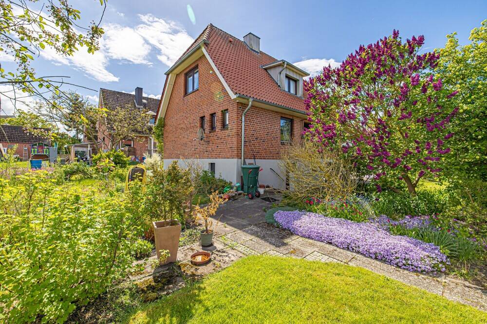 Thumbnail-Einfamilienhaus mit großem Grundstück in Schönberg
