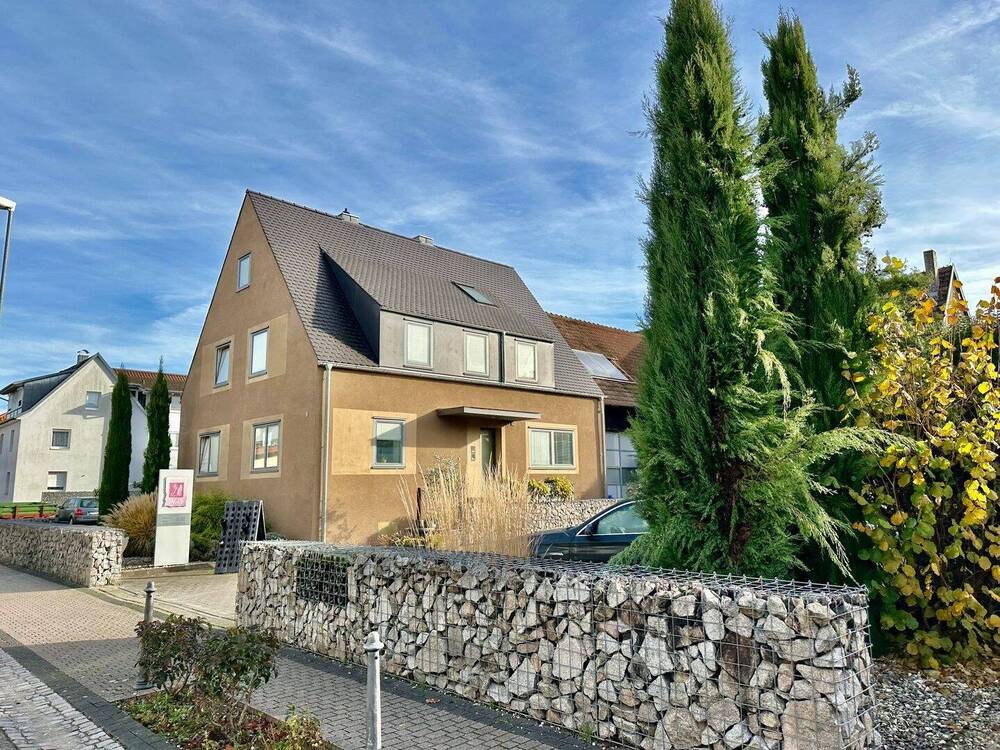 Thumbnail-Einmalige Gelegenheit: Wohnhaus 236 m² mit Verkaufsraum 50 m² und großzügigem Ökonomiegebäude 369 m²