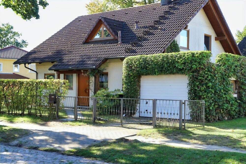 Thumbnail-Gepflegtes Schwörer Haus mit Garage, Wintergarten und Solar im gehobenen Wohnstil auf 671m² Grundstück
