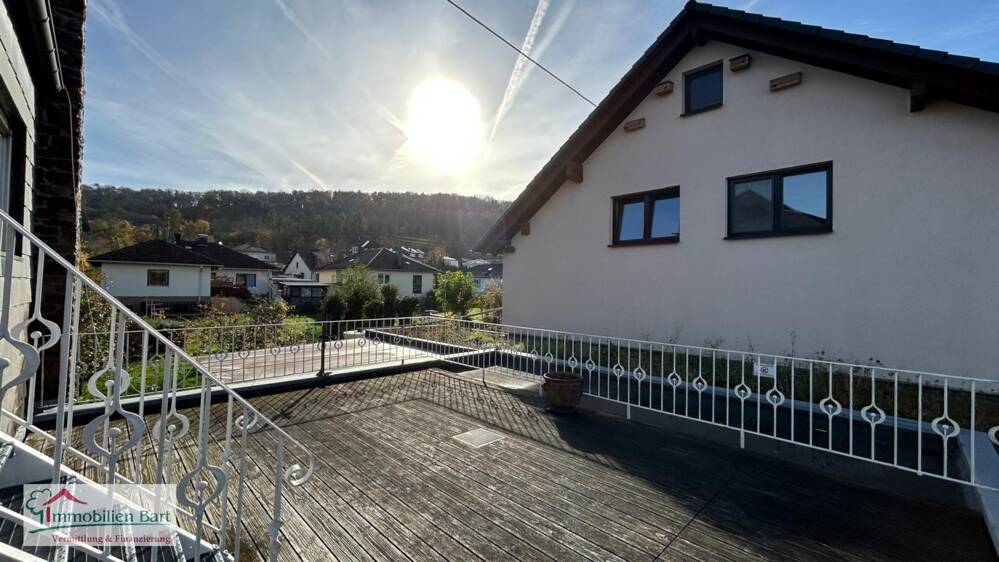 Thumbnail-PERL: 95 M² RENOVIERTE WOHNUNG IN SEHR GUTER WOHNLAGE + GRO?ER BALKON!