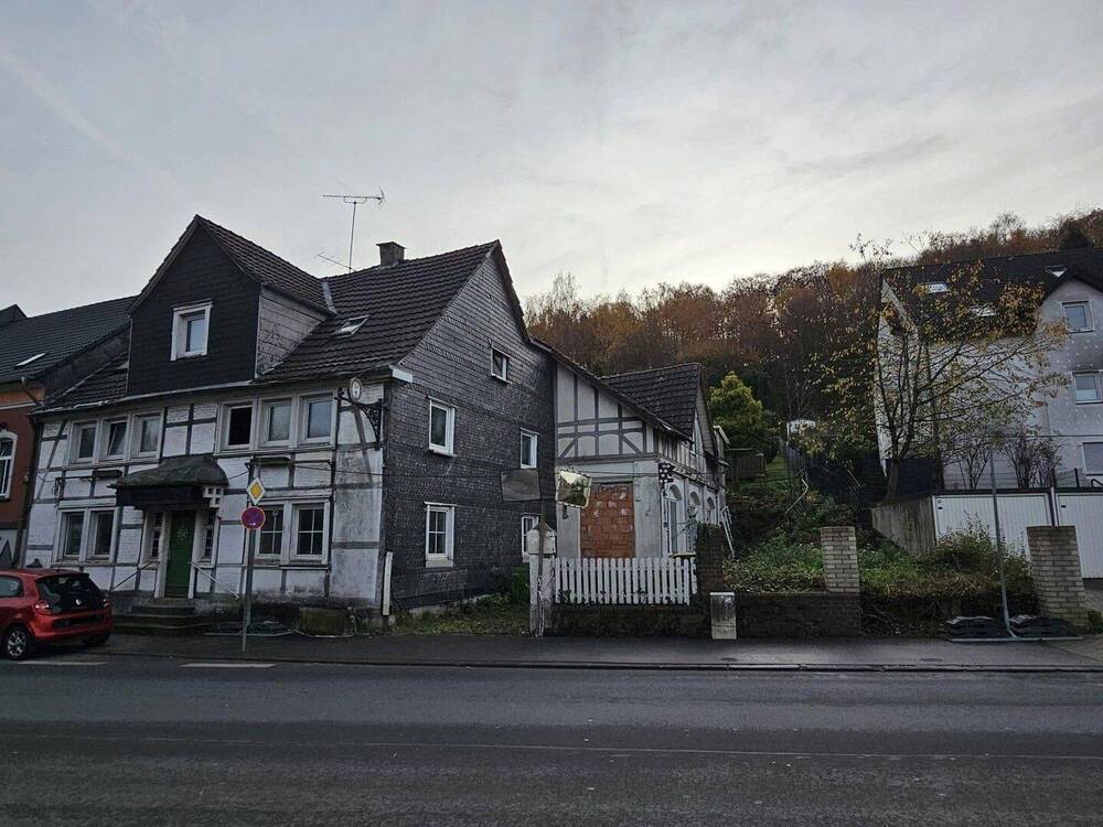 Thumbnail-Handwerkerobjekt für schnellen Verkauf: Zwei EFH auf einem Grundstück