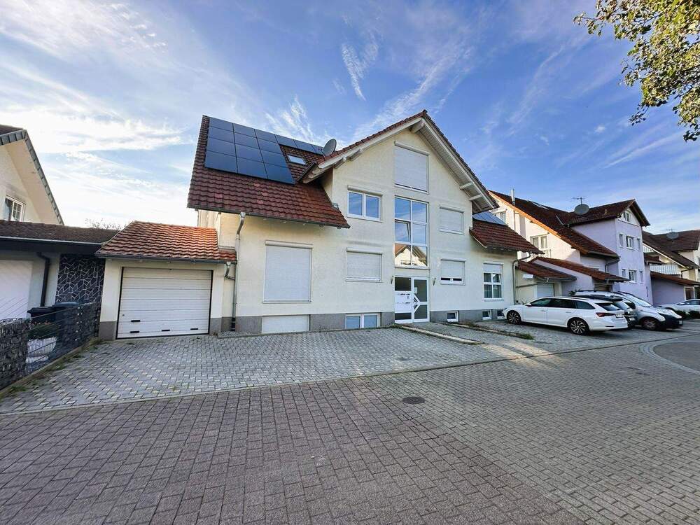 Thumbnail-3,5 Zimmerwohnung im Erdgeschoss (links) in schöner Lage in Teningen-Nimburg