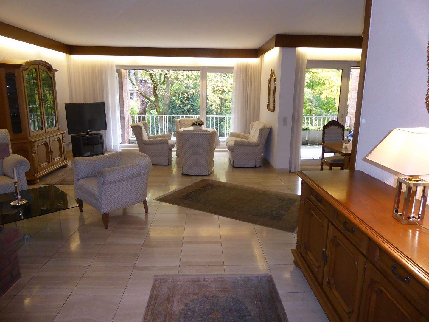 Thumbnail-Großzügig Wohnung in bester Lage, komplett möbliert mit Tiefgarage und Aufzug!