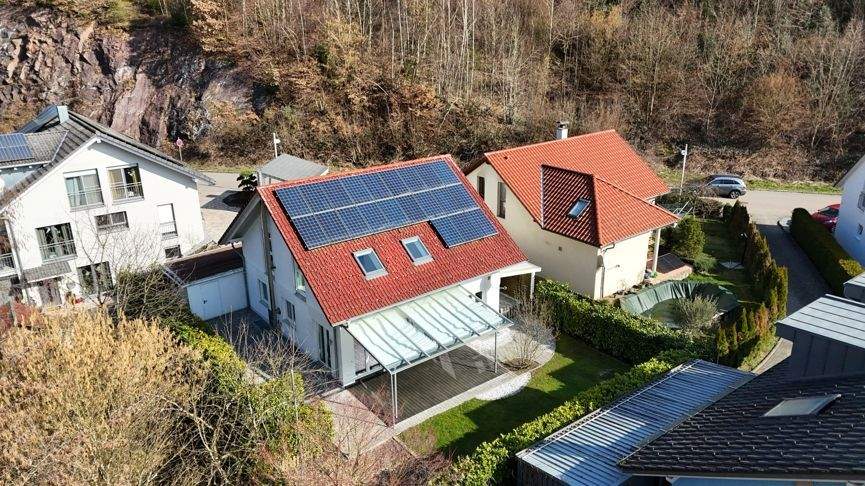 Thumbnail-Energieeffizient gebautes Einfamilienhaus mit erneuerter Technik & hoher Wohnqualität