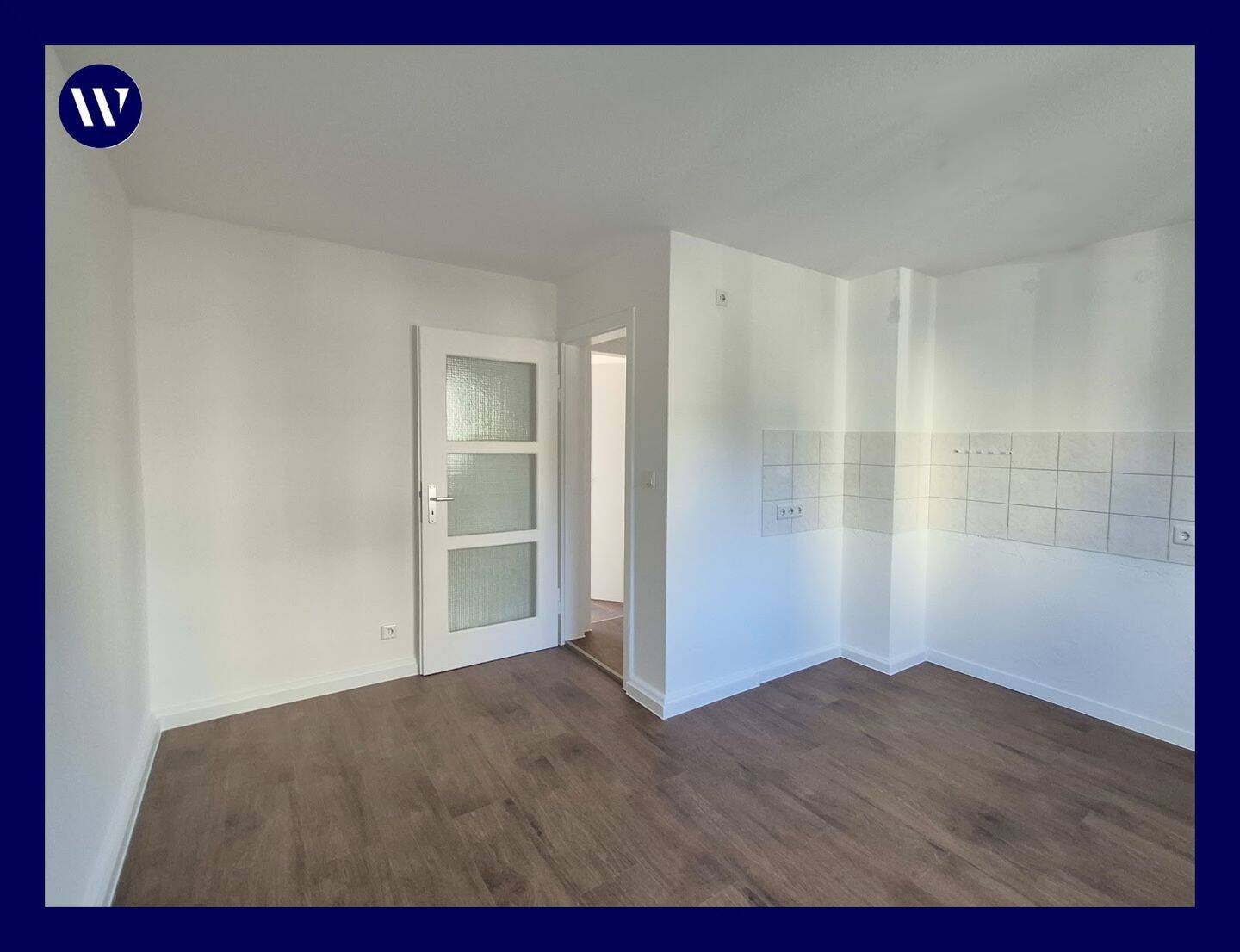 Thumbnail-Helle 2-Zimmer-Wohnung - renoviert, guter Schnitt, Essküche, Tageslichtbad mit Wanne