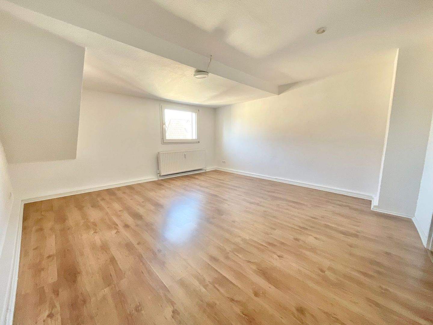 Thumbnail-Schöne Dachgeschoss-Wohnung in ruhiger Lage!