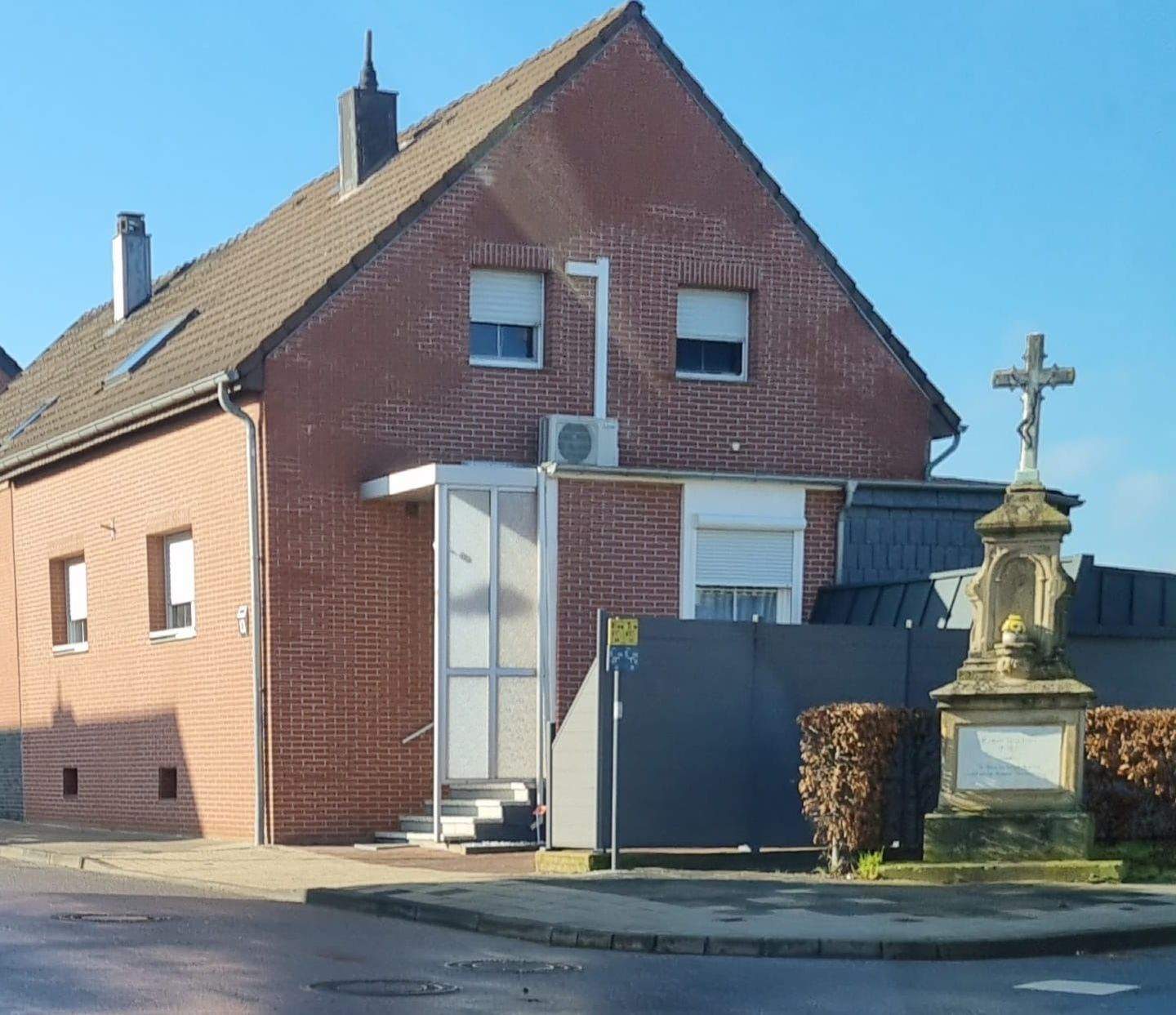 Thumbnail-Gepflegtes Einfamilienhaus mit Garten & Garage in DN-Arnoldsweiler