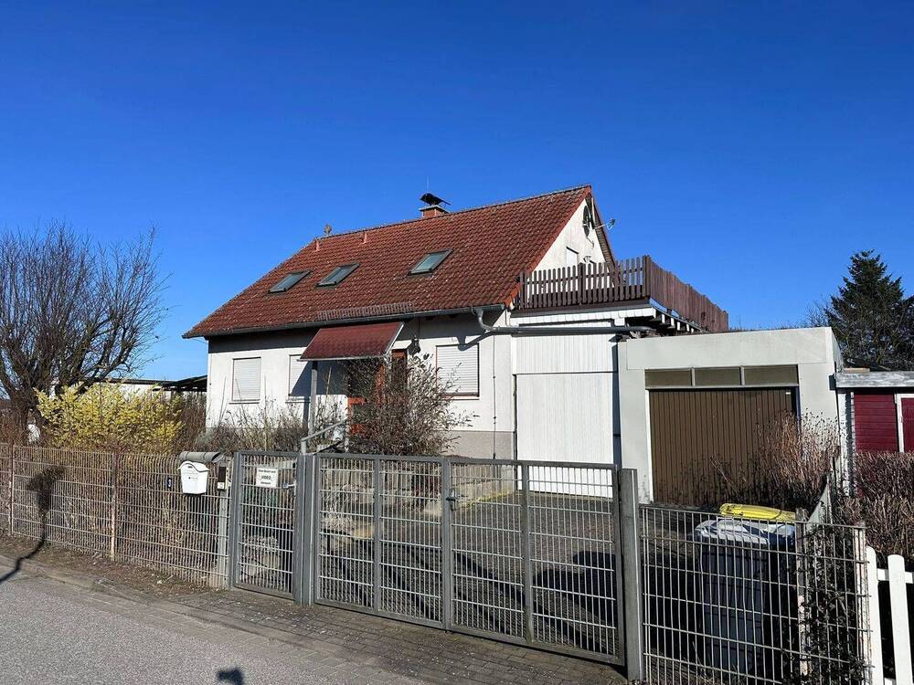 Thumbnail-Ihr Urlaubsprojekt im Grünen: EFH mit Charakter, Garage und viel Potenzial.