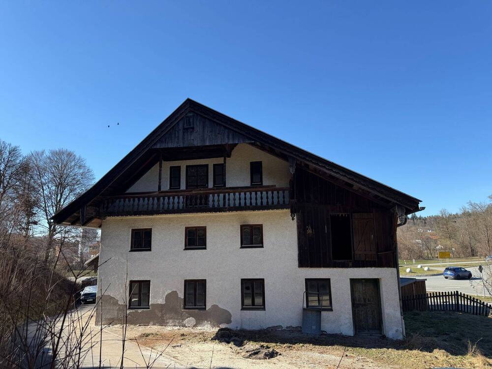 Thumbnail-Kernsanierungsbedürftiges Einfamilienhaus mit großem Grundstück in Traunstein.