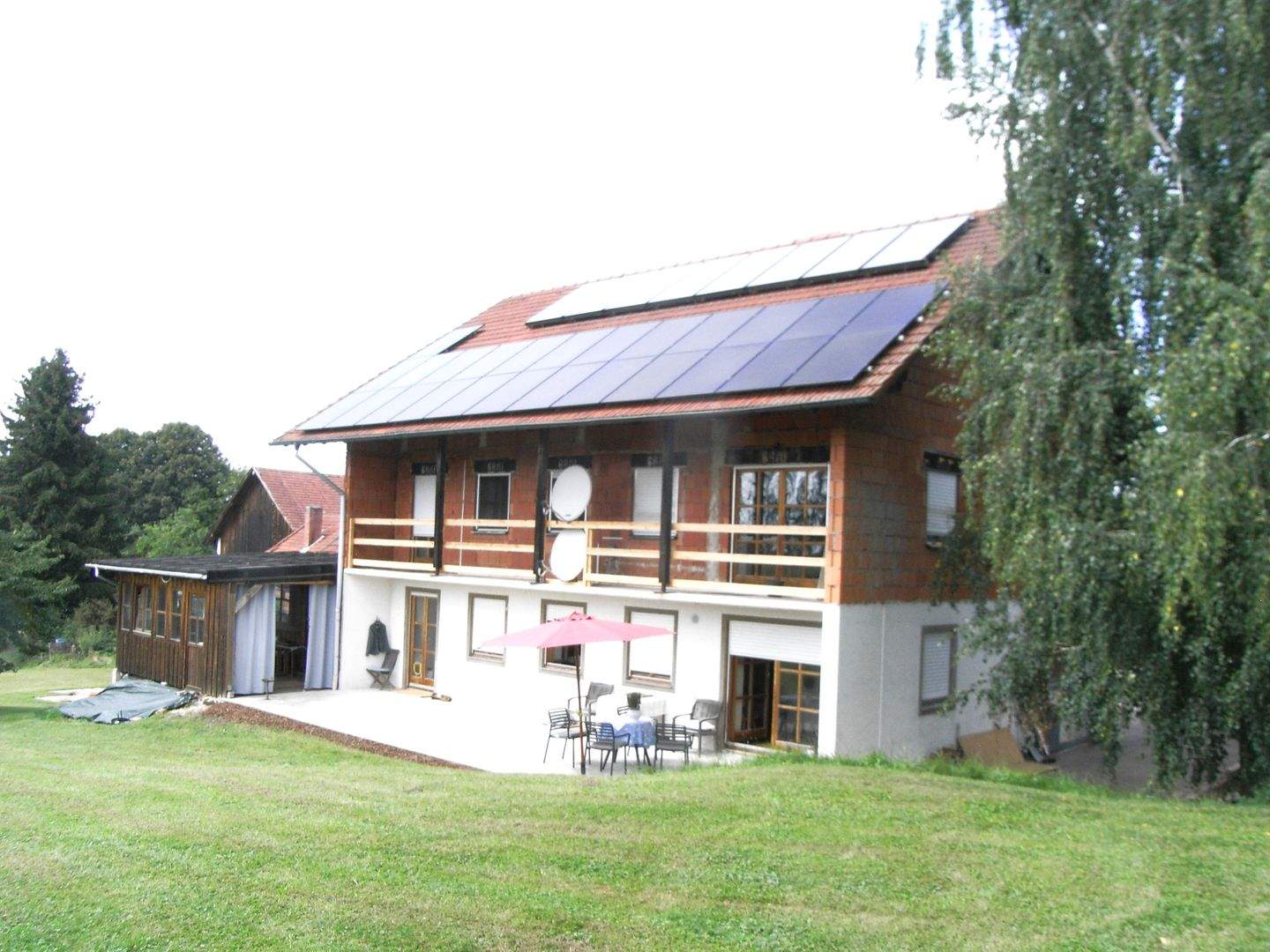 Thumbnail-Geräumiges Wohnhaus im Landhausstil in ruhiger Lage