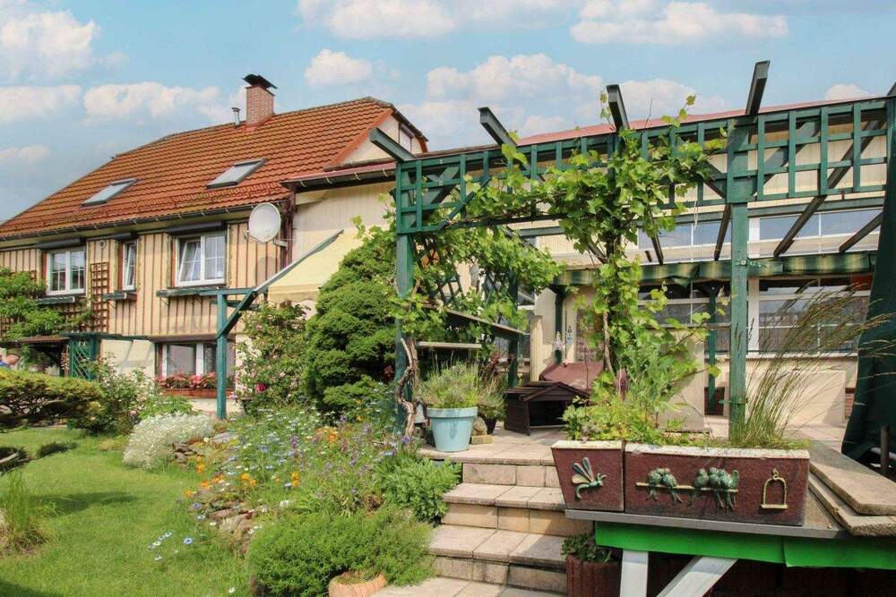 Thumbnail-Wohnen und Arbeiten an einem Ort! EFH mit Werkhalle, Garten, und Garage