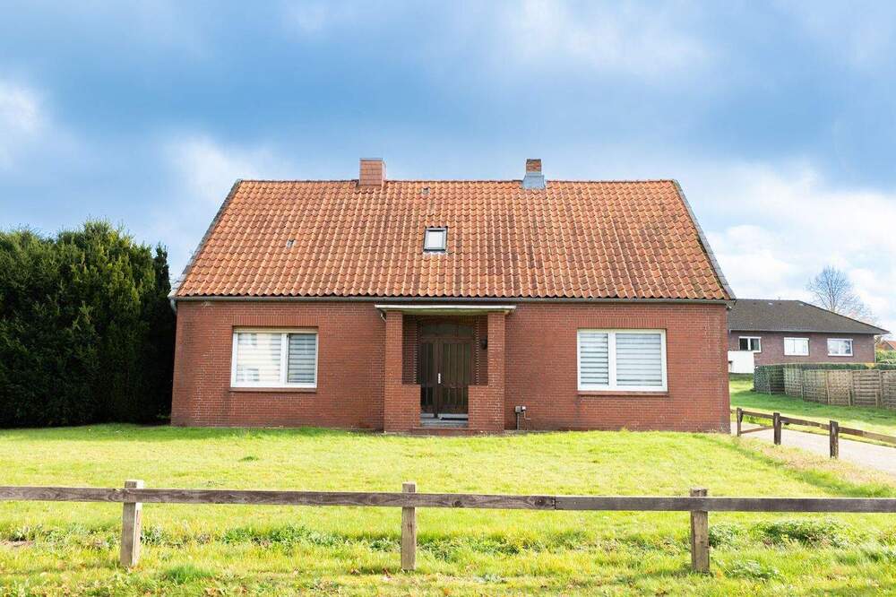 Thumbnail-Altes Haus, neue Möglichkeiten: Raum für Kreativität und Zukunft