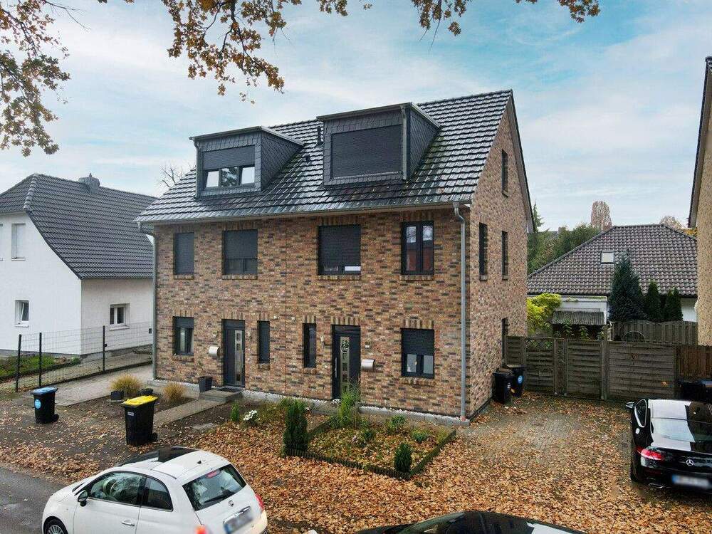 Thumbnail-Doppelhaushälfte mit 4 Zimmern und Stellplatz in Bremen-Osterholz