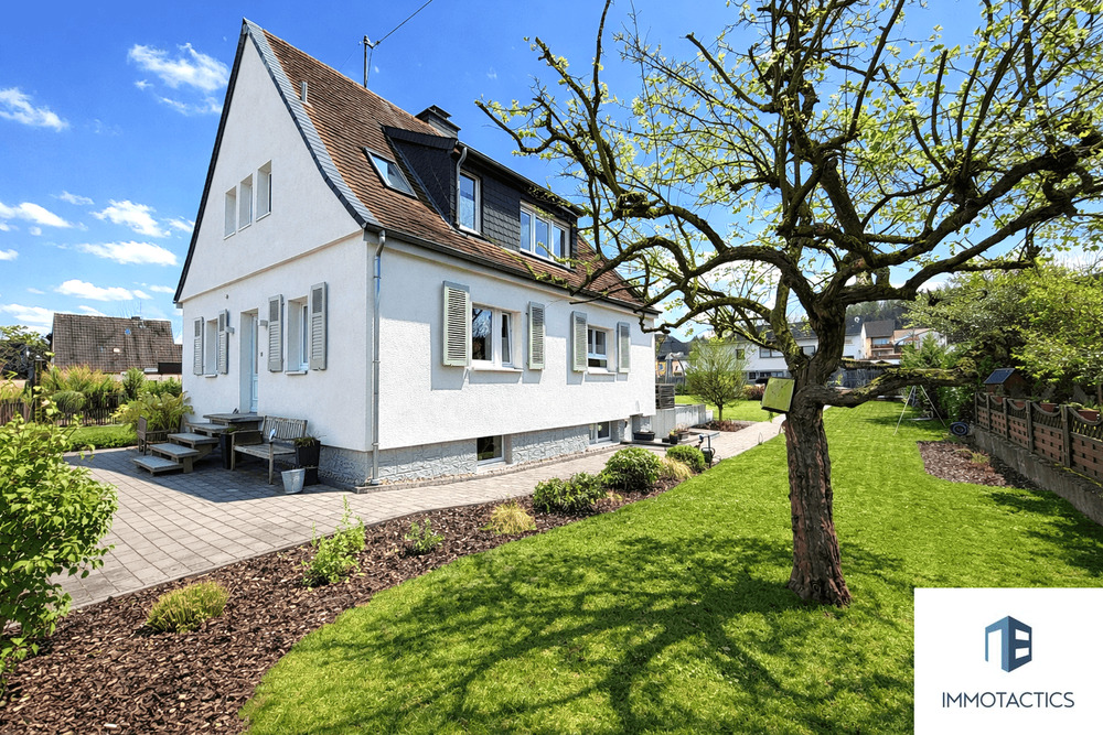 Thumbnail-Freistehendes & Modernisiertes Einfamilienhaus mit großem Garten, Terrasse und 4 Stellplätzen