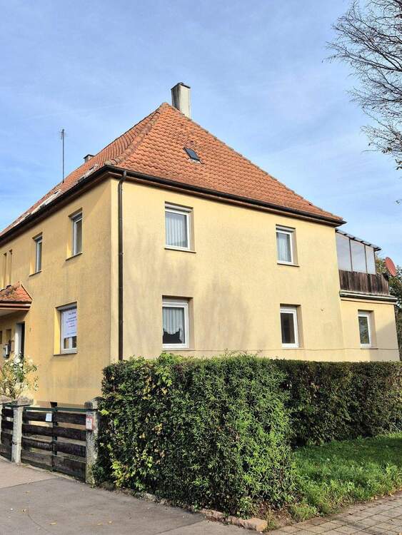 Thumbnail-Charme trifft Historie: Zweifamilienhaus mit großem Garten und sehr viel Potenzial zur kreativen Gestaltung