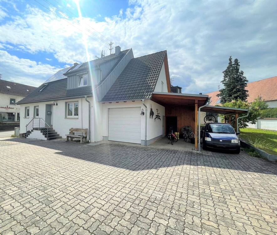 Thumbnail-Gut gepflegtes und modernisiertes EFH mit Historie, Garagen & separater Doppelgarage und Garten