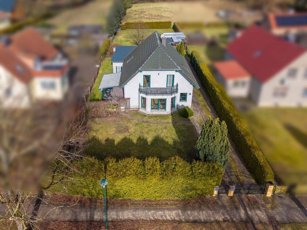 Thumbnail-KENSINGTON - EXKLUSIV - Wohnensemble: Einfamilienhaus und Bungalow auf großzügigem Grundstück