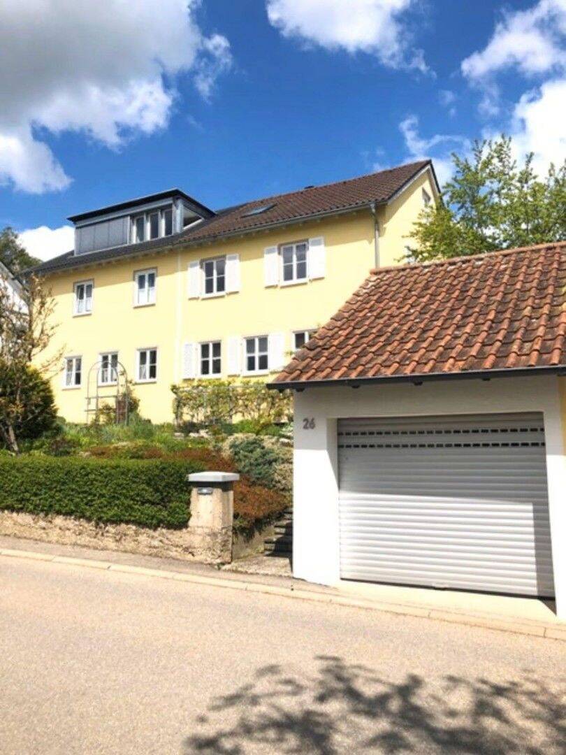 Thumbnail-?? Charmante DHH in bester Stadtlage von Rottweil mit Garten, Garage und guter Ausstattung