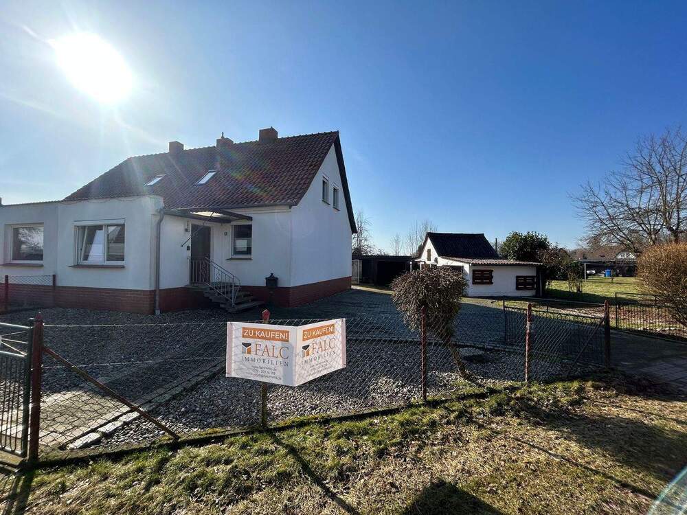 Thumbnail-Sanierungsbedürftige Doppelhaushälfte + mögliches Baufeld