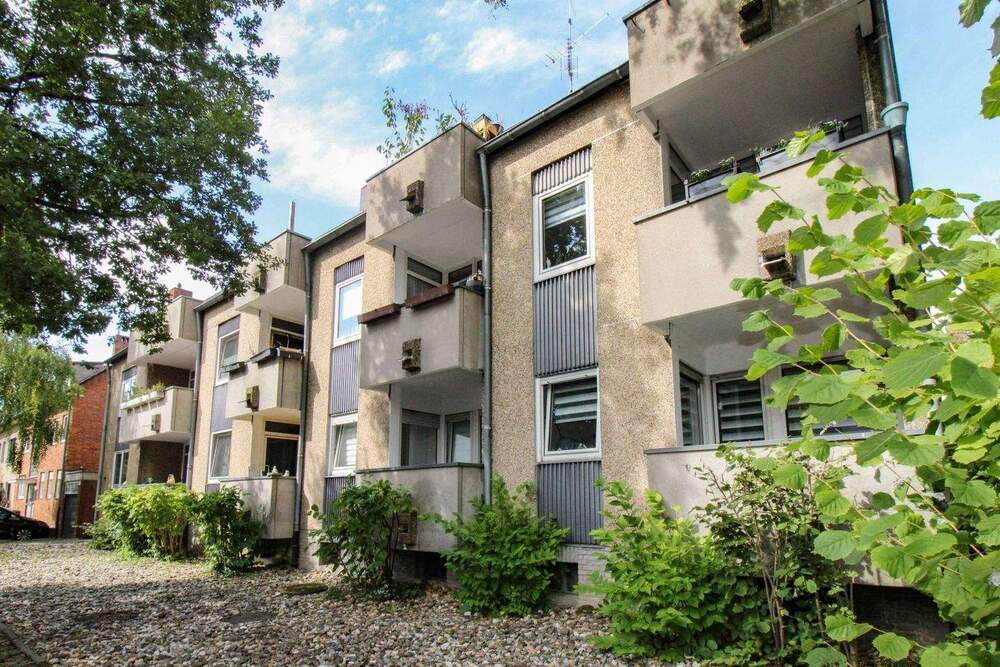 Thumbnail-Gepflegt und voll vermietet: Zwei Mehrfamilienhäuser mit insgesamt 12 Wohneinheiten und 9 Garagen