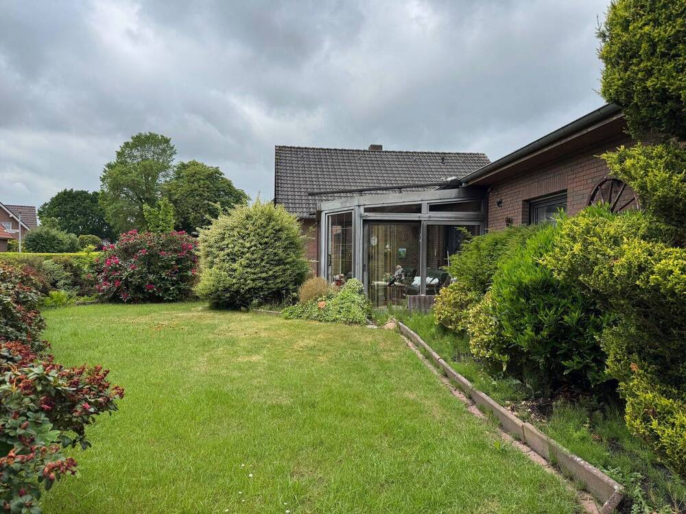 Thumbnail-Einfamilienhaus mit Wintergarten und Garage in gefragter Lage