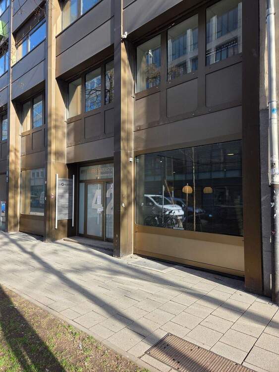 Thumbnail-Praxisfläche in der Münchner Innenstadt großzügig, vielseitig nutzbar und mit 11 Stellplätzen