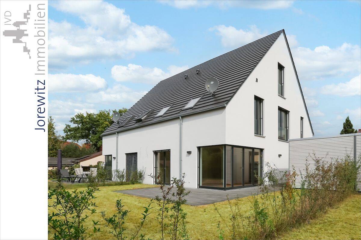 Thumbnail-Top-Modern & KfW-Effizienzhaus 55: Erstbezug Doppelhaushälfte mit Carport in Bi-Senne