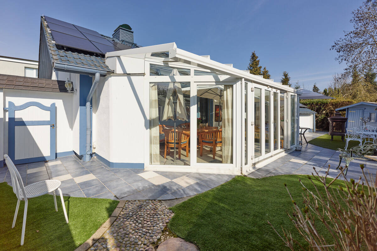 Thumbnail-Großzügiges Einfamilienhaus mit Anbau, Sauna und Wintergarten in ruhiger Lage von Seevetal