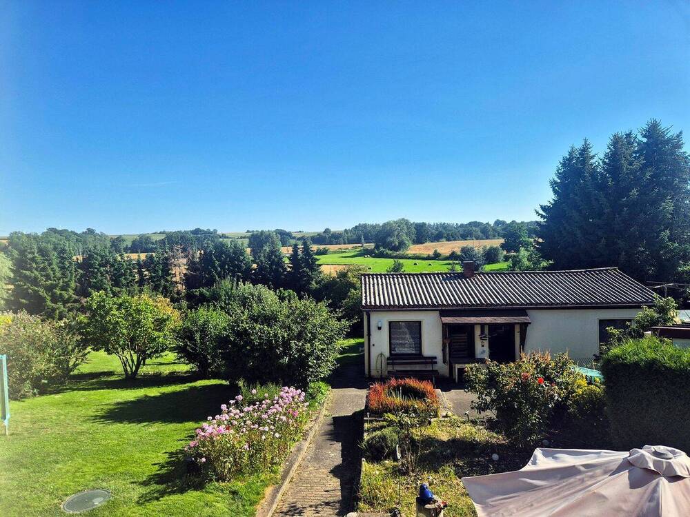 Thumbnail-großzügiges Einfamilienhaus in ländlicher Lage mit großem Grundstück und Nebengelass