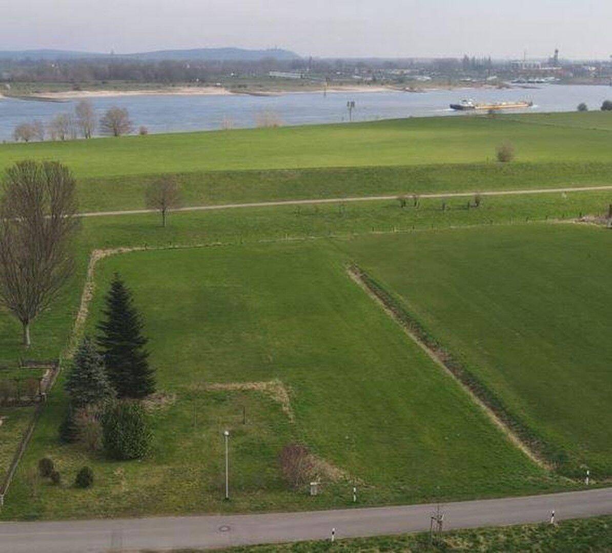Thumbnail-Bauen mit Blick auf den Rhein. Einzigartiges 1000 qm großes Baugrundstück