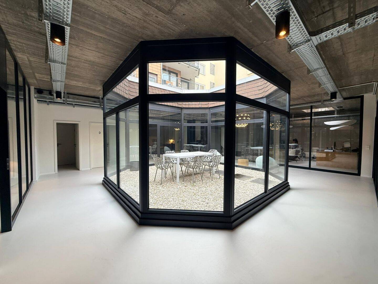 Thumbnail-Über 500 qm ! Moderne Bürofläche mit Loftcharakter und Atrium in zentraler Lage von Düsseldorf