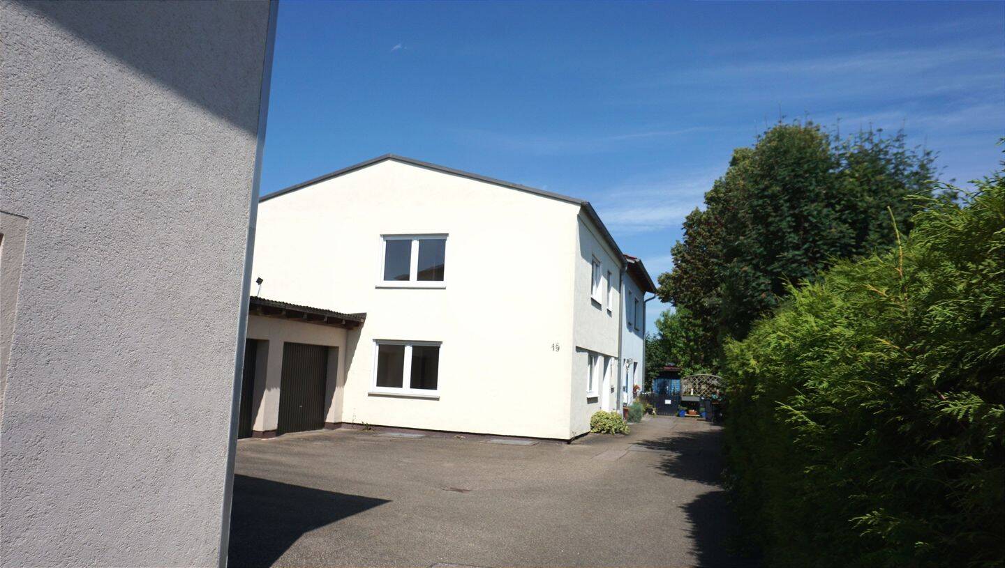 Thumbnail-Ruhig gelegenes Reiheneckhaus in Regensburg-Burgweinting