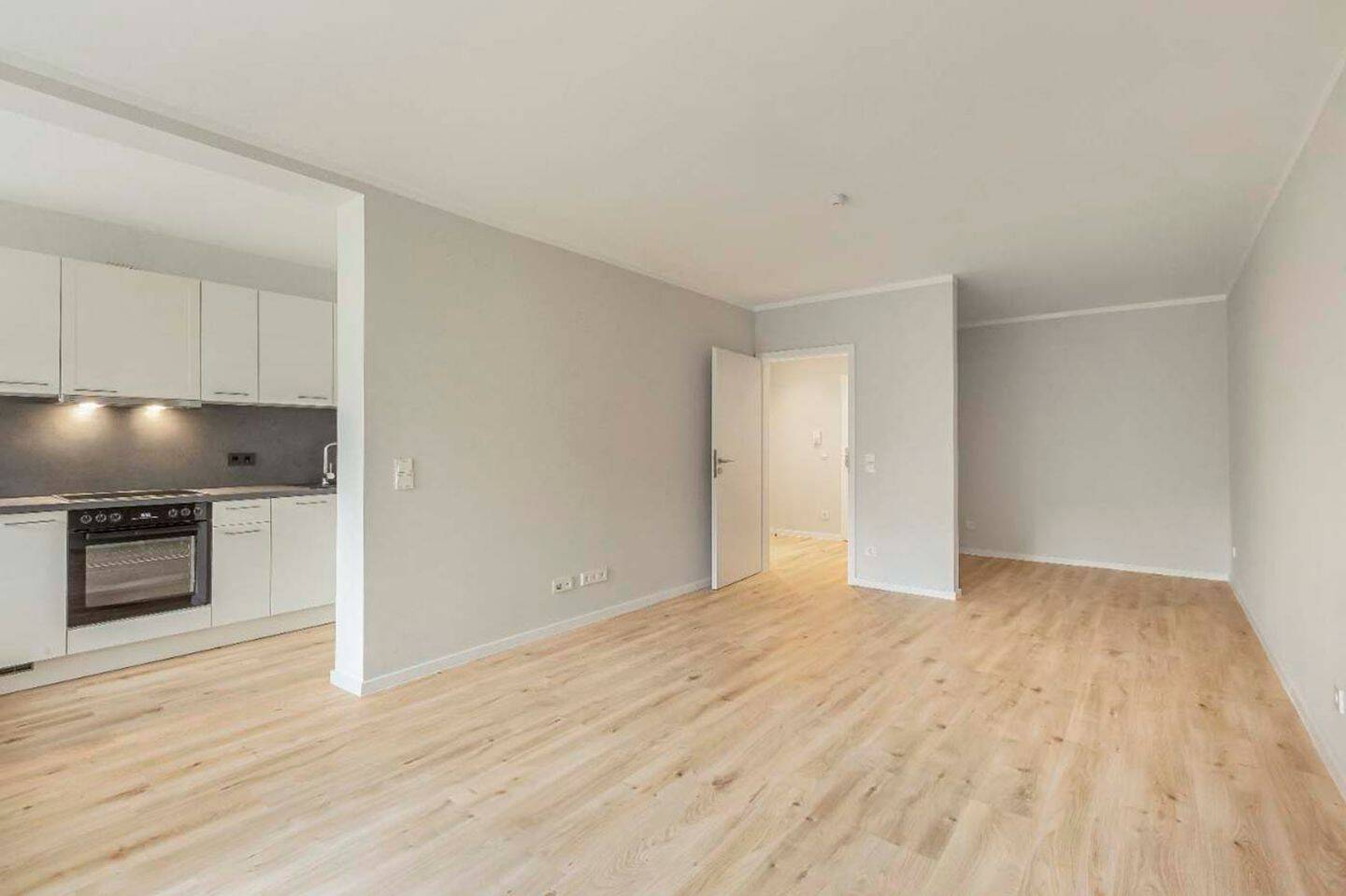 Thumbnail-1-Zimmer-Erdgeschosswohnung mit Einbauküche in gefragter Neusser Lage