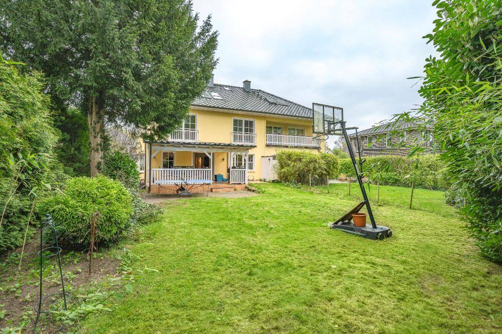 Thumbnail-Exklusive Doppelhaushälfte in Nienstedten
