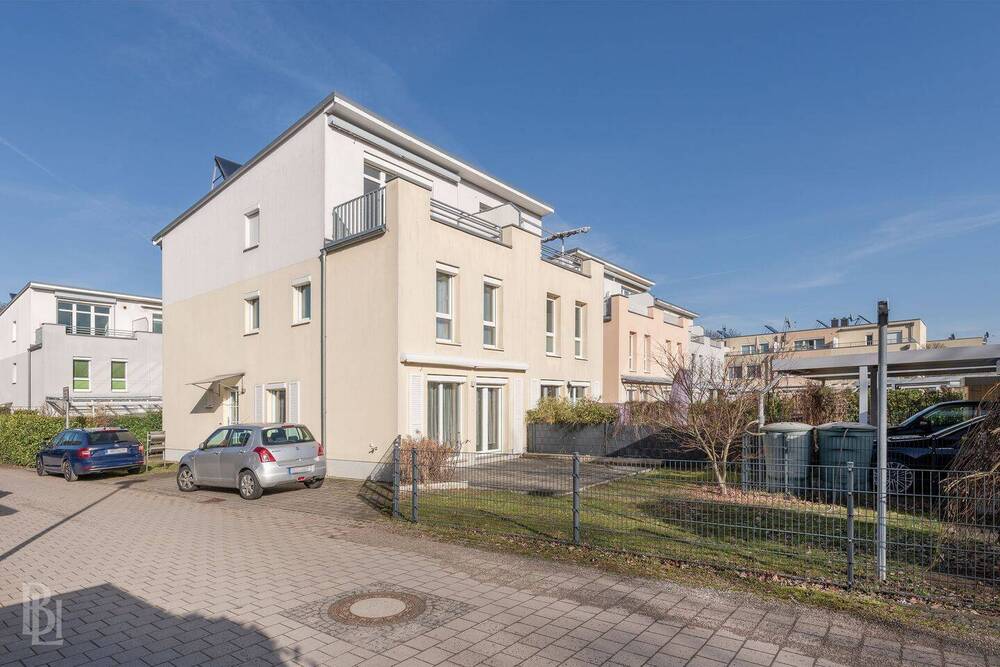 Thumbnail-Wohnen am Wasser: Familienhaus mit großem Garten, Carport & 3 Bädern