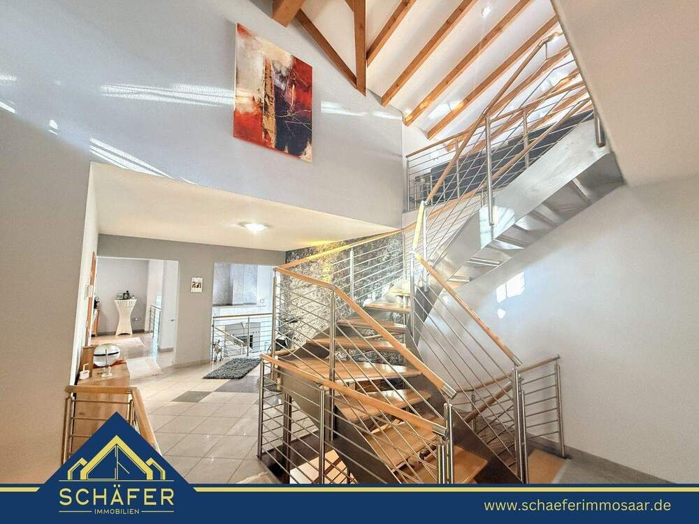 Thumbnail-Großzügiges Architektenhaus mit Einliegerwohnung und Weitblick über das Saartal zu verkaufen