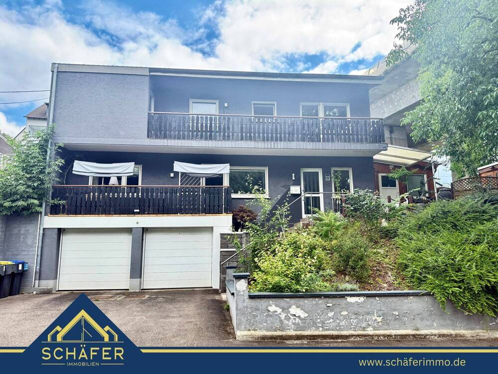 Thumbnail-Freistehendes Zweifamilienhaus mit Terrasse, Loggien, zwei Garagen und guter Verkehrsanbindung