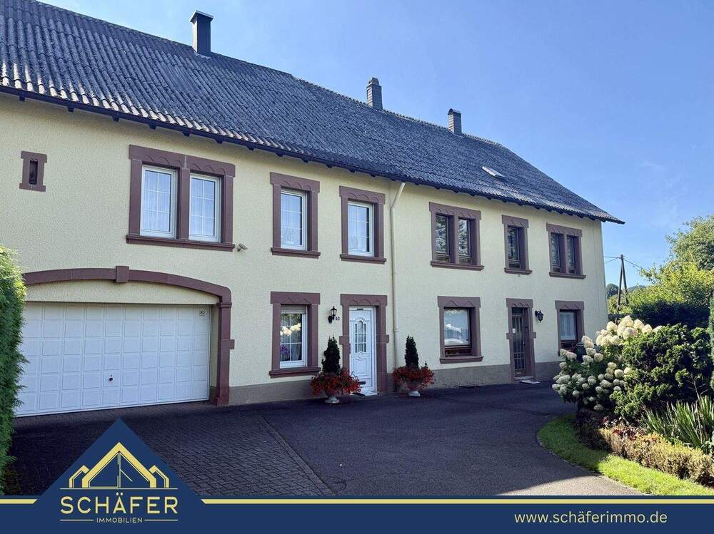 Thumbnail-Freistehendes Einfamilienhaus mit Einliegerwohnung und großem Grundstück in Lebach OT zu verkaufen