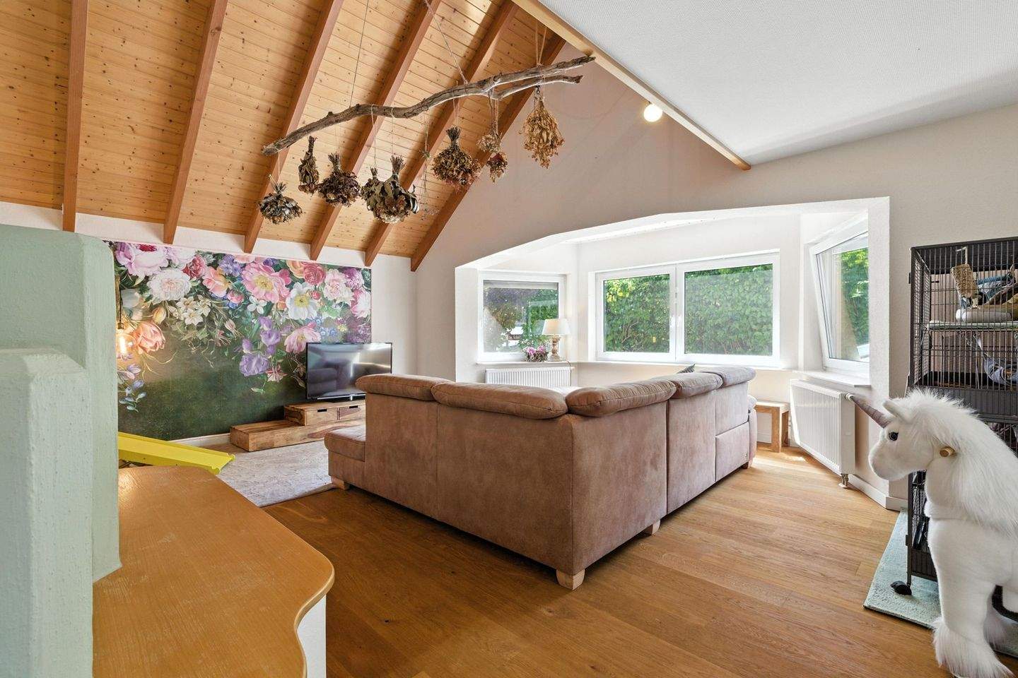 Thumbnail-Ihr neues Zuhause in traumhafter Lage von Pfaffenrot! Gepflegtes EFH mit ELW, Garten und Carport!