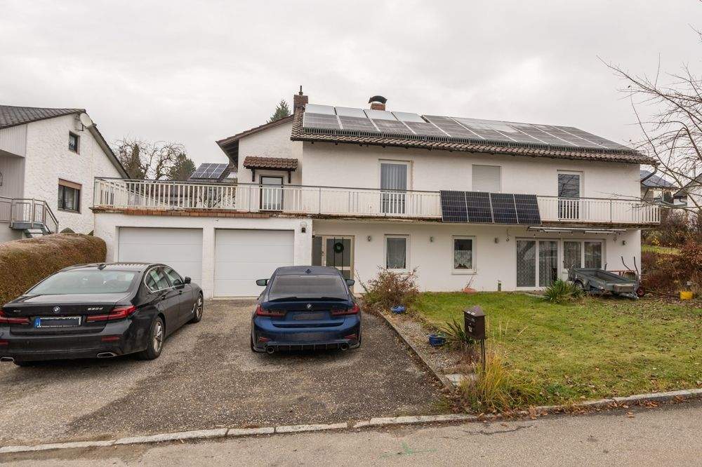 Thumbnail-Großzügiges Einfamilienhaus mit Einliegerwohnung in Ortenburg